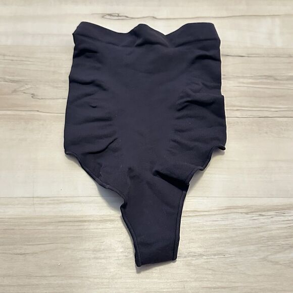 SKIMS Core Control High-Waisted Thong S/M Shapewear Onyx Black NWOT - Picture 3 of 5